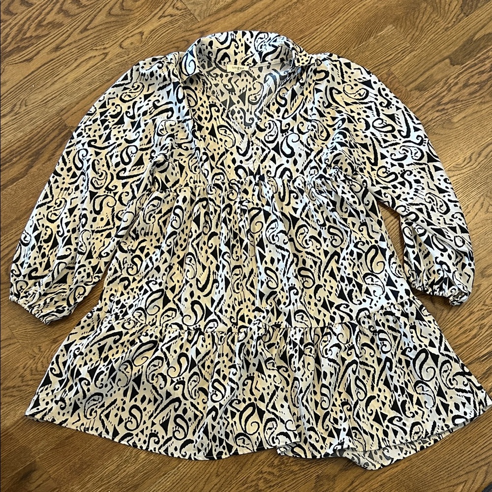 Umgee Black and Cream Abstract Top
